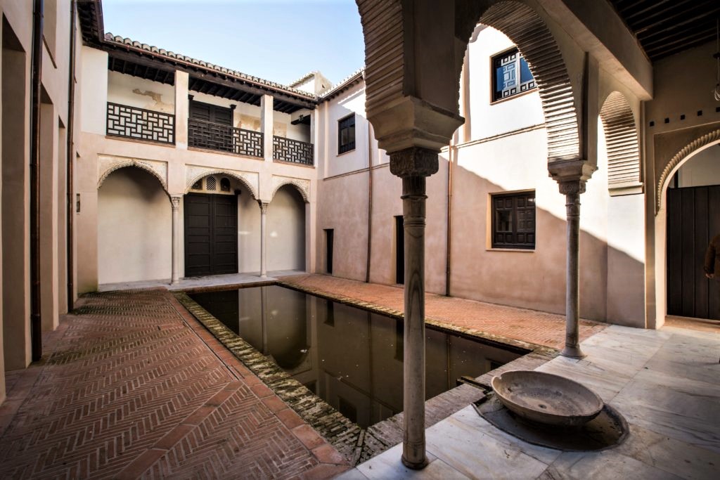 Il patio:  villa Nazari, Alhambra, Granada, Spagna