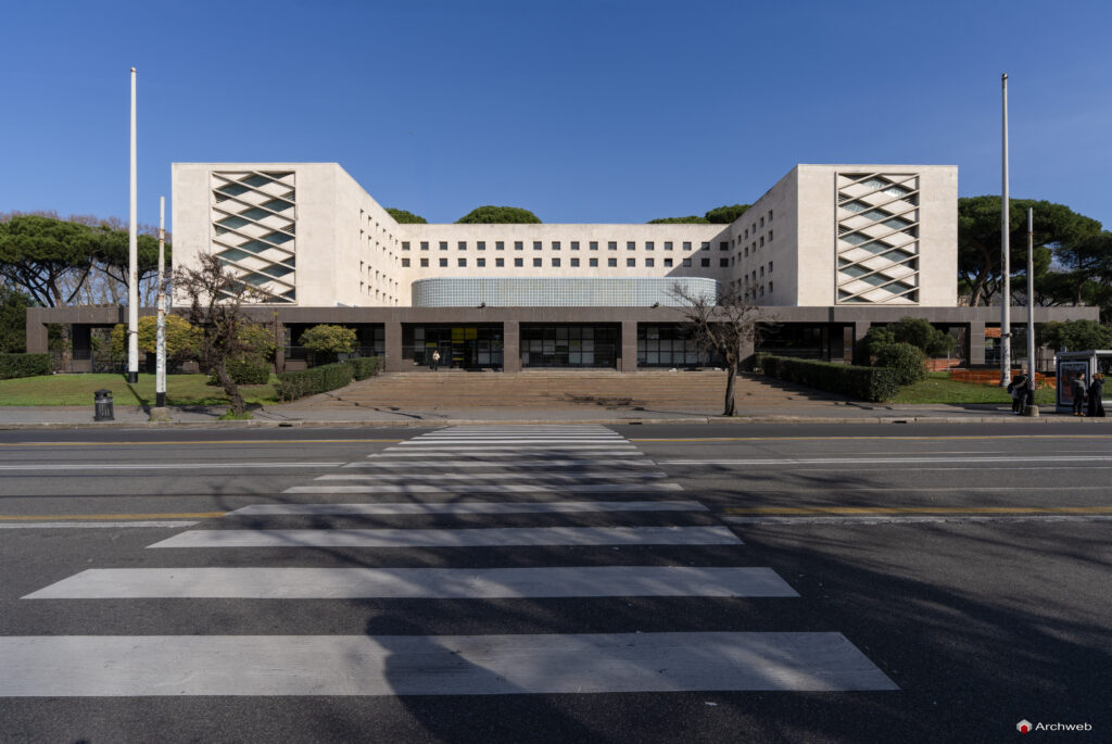 Palazzo delle Poste all'Aventino, fotografie. Arch. A. Libera - M. De Renzi (Roma, 1933-34)