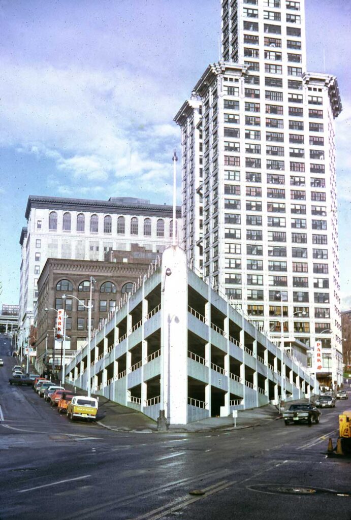 Parcheggi multipiano ad uso pubblico: nave che affonda a Seattle