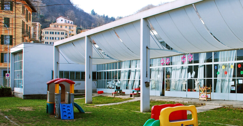 Courtyard photo of the Sant'Elia kindergarten by Giuseppe Terragni