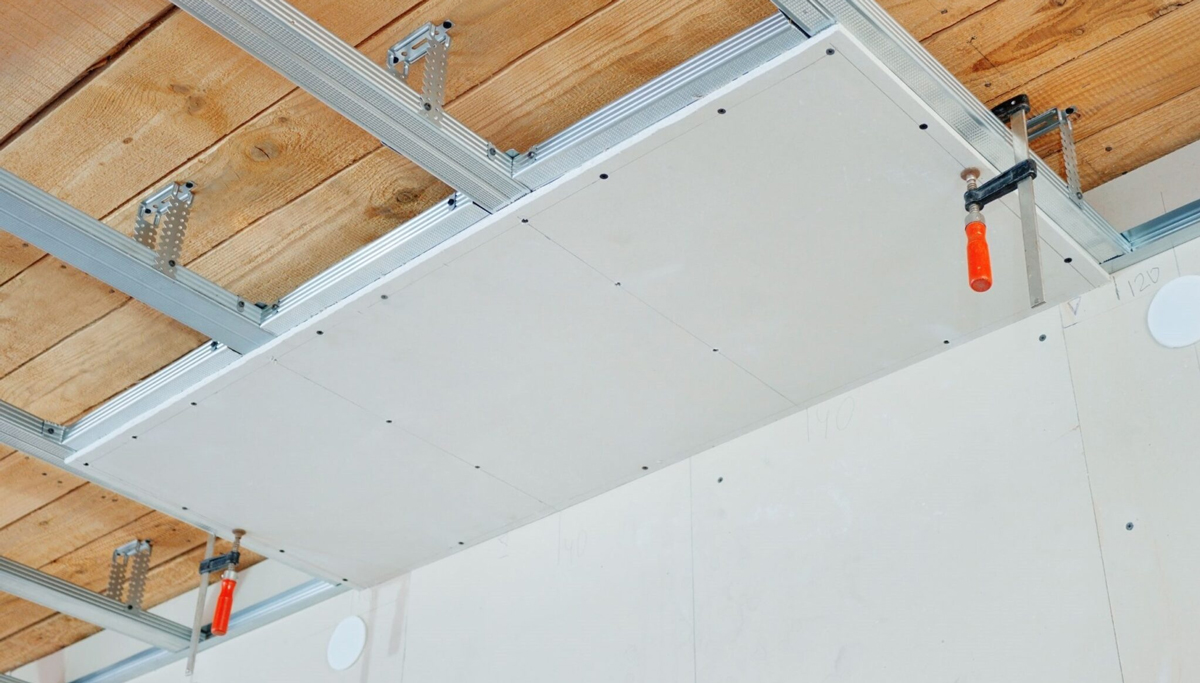 Plasterboard for the false ceiling