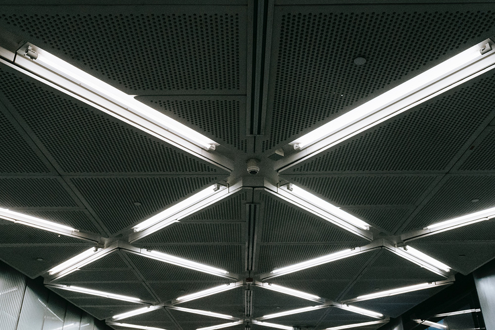 Example of modular suspended ceiling with integrated light
