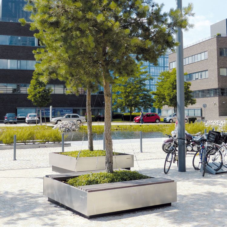 Example of a classic concrete planter