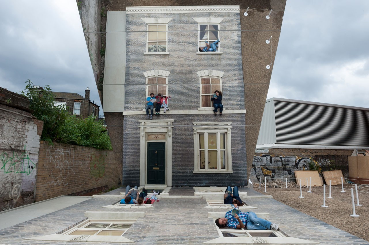 Anamorfosi ai giorni nostri: Dalston House. Foto: Gar Powell-Evans