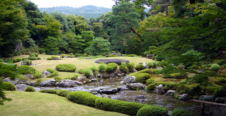 Giardino di Murin-an con lo Higashiyama sullo sfondo