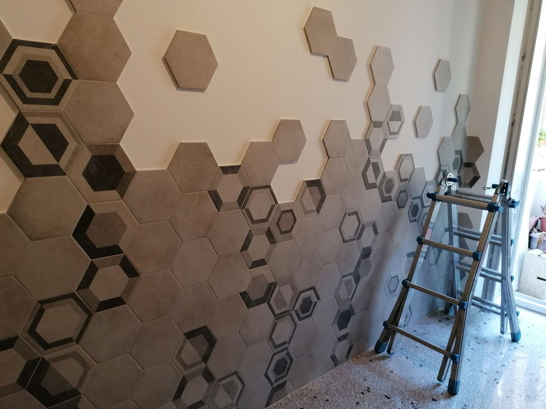 A case of laying hexagonal tiles