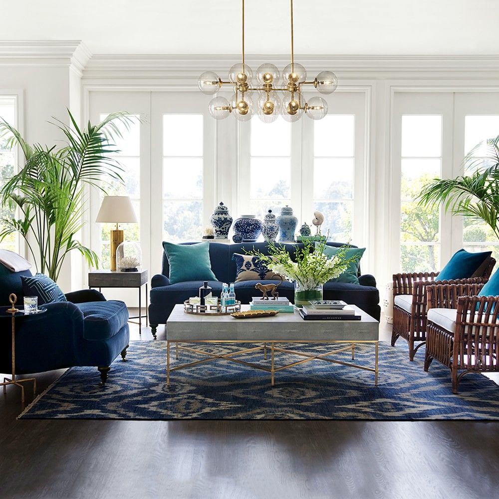 Il mix di stili differenti deve assicurare armonia d’insieme nel set “divano-tavolino da caffè-tappeto”