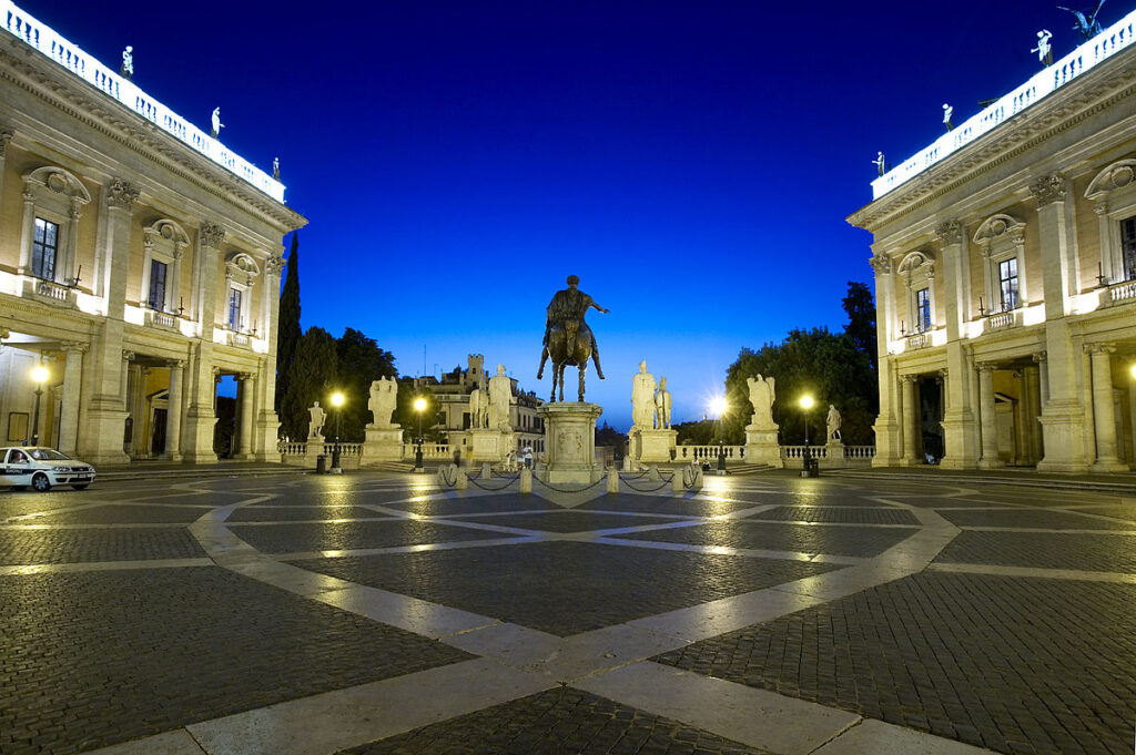 Piazza del Campidoglio a Roma: vista notturna
