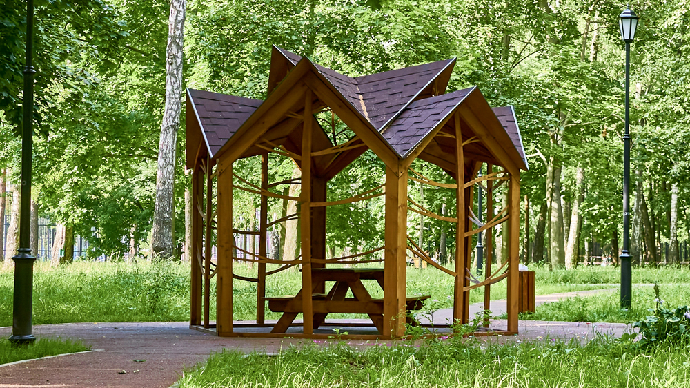 Gazebo for parks and public gardens: characteristics and functions