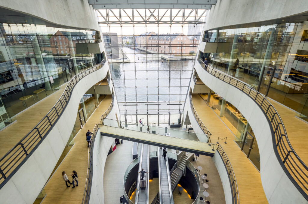 Biblioteca Copenaghen interno