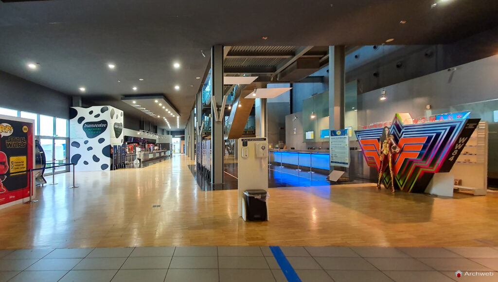 UCI Cinemas Porta di Roma, hall d'ingresso
