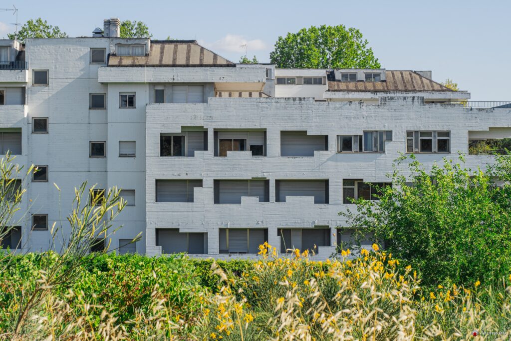 Edificio in Viale Ionio dell'architetto Saverio Busiri Vici