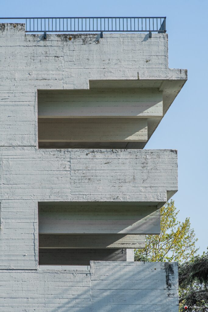 Edificio in Viale Ionio dell'architetto Saverio Busiri Vici