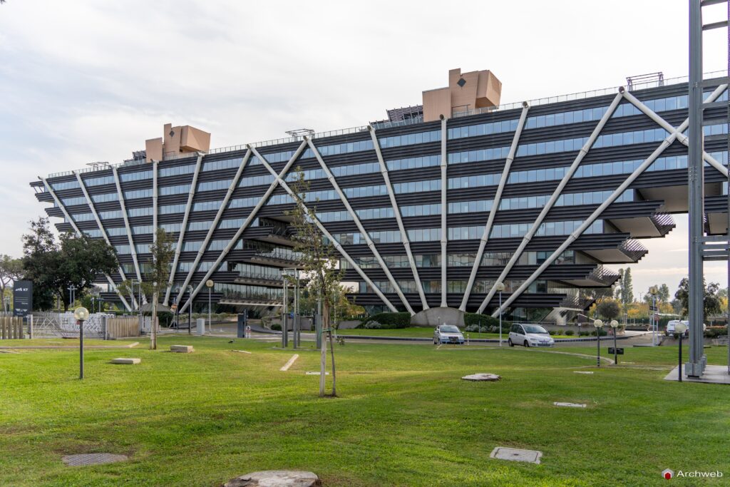 Edificio uffici Esso a Roma-Magliana di Julio Lafuente