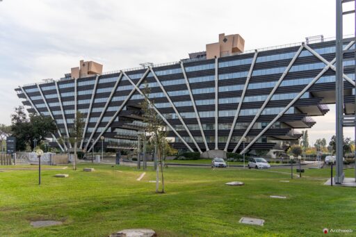 Edificio uffici Esso a Roma-Magliana di Julio Lafuente