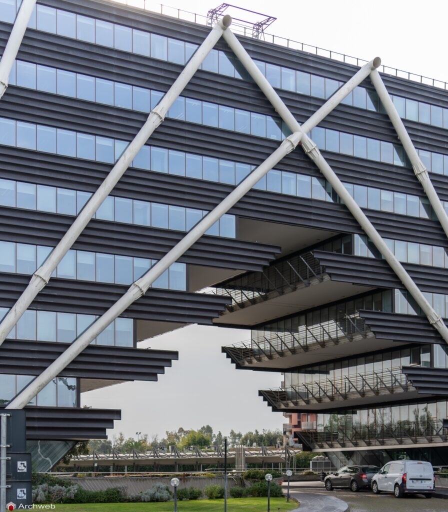 Edificio uffici Esso a Roma-Magliana di Julio Lafuente