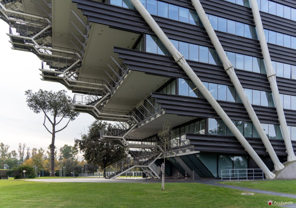 Edificio uffici Esso a Roma-Magliana di Julio Lafuente