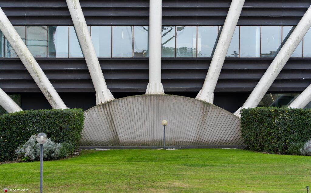 Edificio uffici Esso a Roma-Magliana di Julio Lafuente
