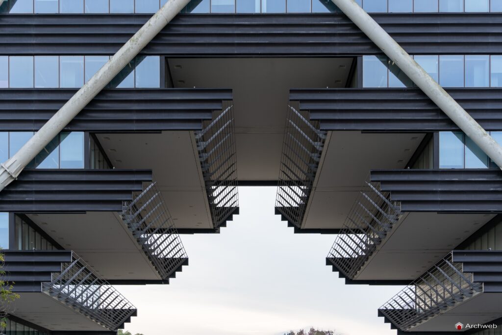 Edificio uffici Esso a Roma-Magliana di Julio Lafuente