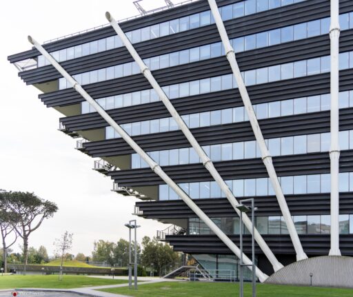 Edificio uffici Esso a Roma-Magliana di Julio Lafuente