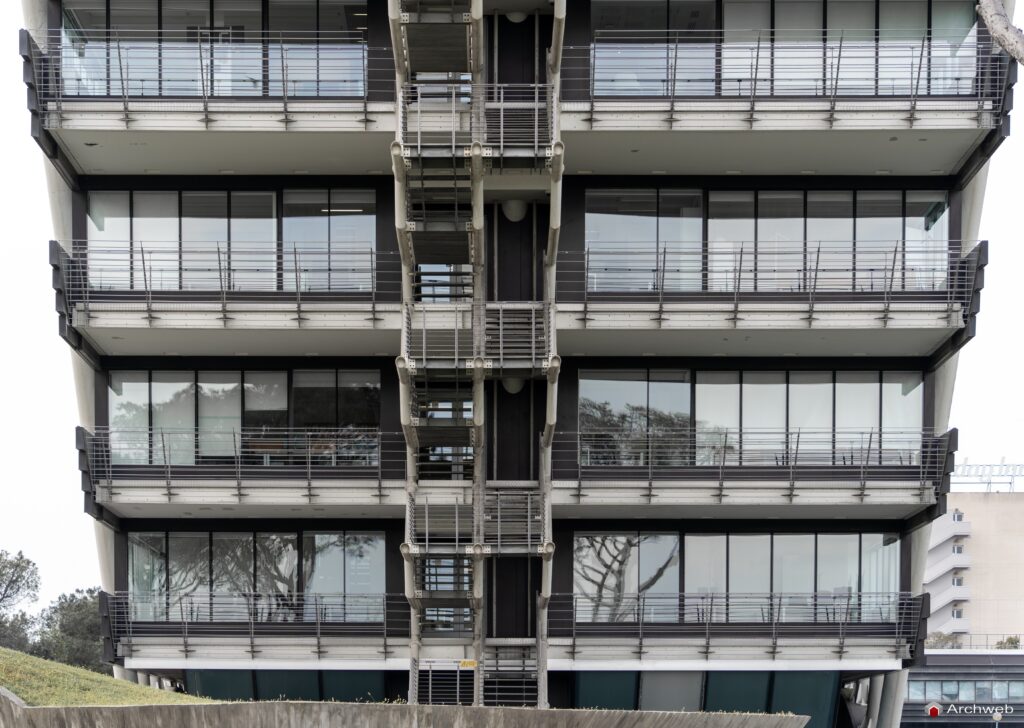 Edificio uffici Esso a Roma-Magliana di Julio Lafuente