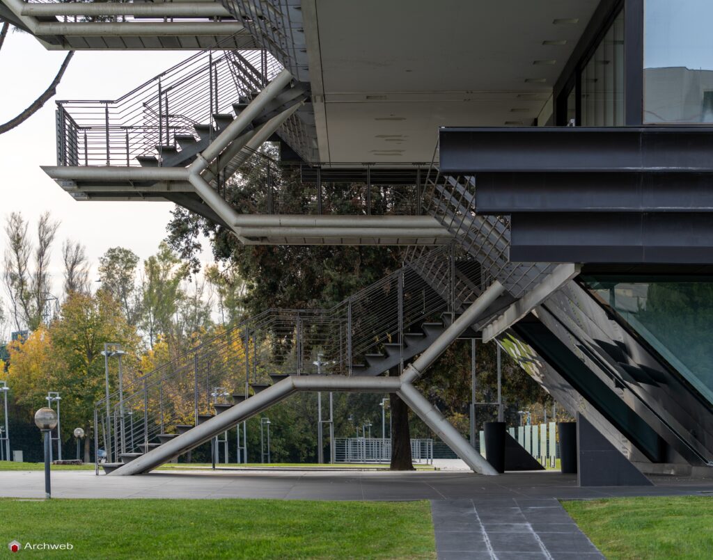 Edificio uffici Esso a Roma-Magliana di Julio Lafuente