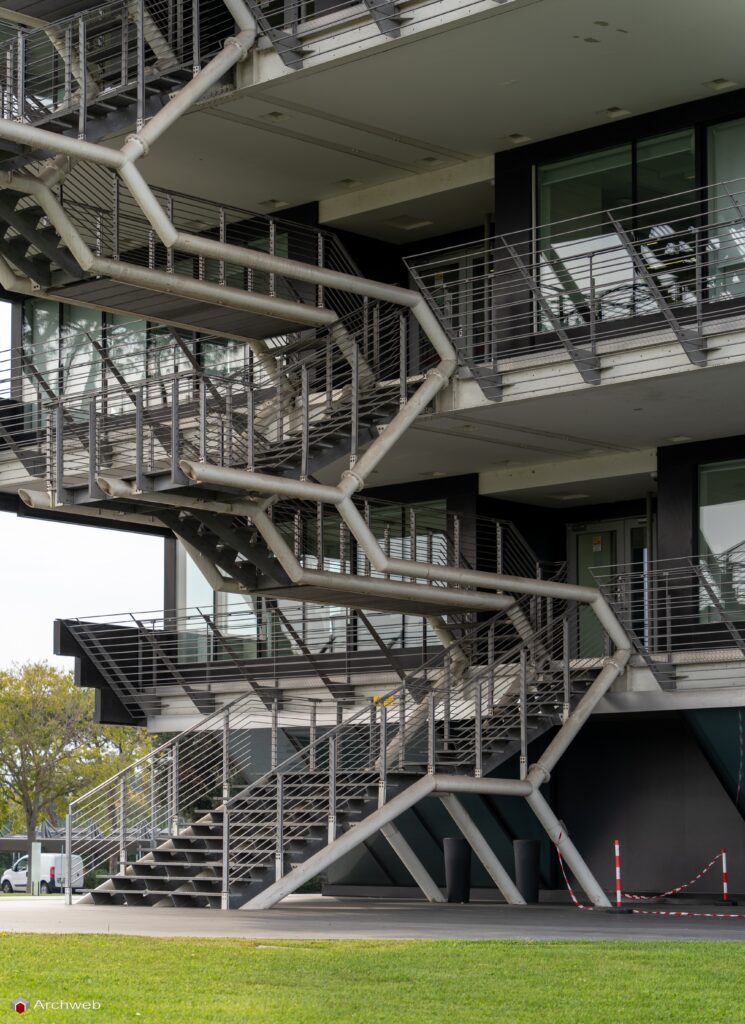 Edificio uffici Esso a Roma-Magliana di Julio Lafuente