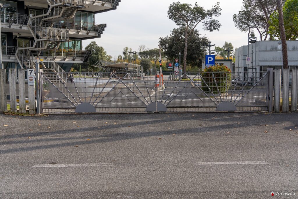 Edificio uffici Esso a Roma-Magliana di Julio Lafuente