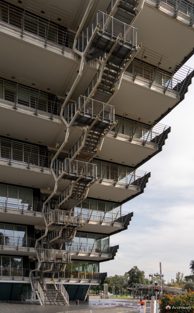 Edificio uffici Esso a Roma-Magliana di Julio Lafuente