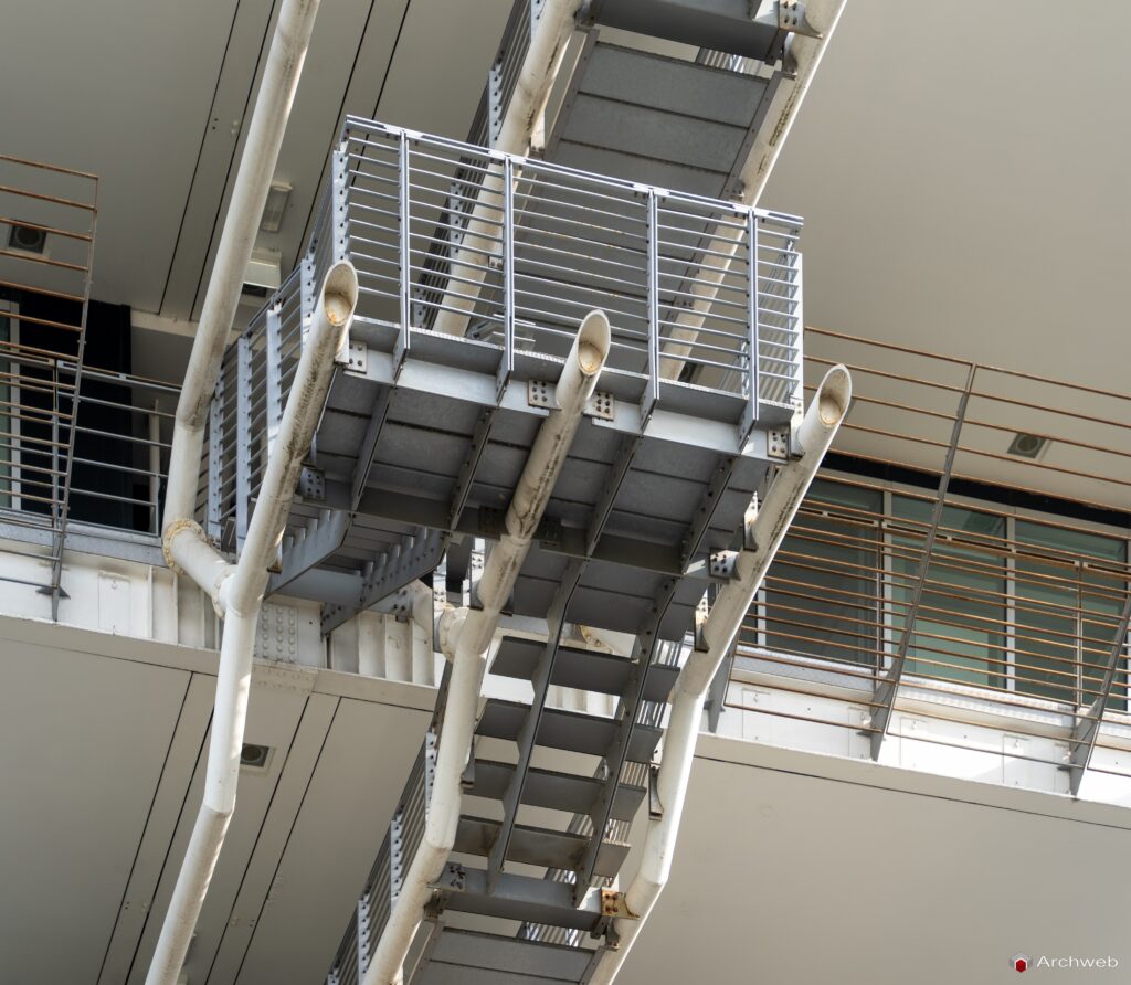 Edificio uffici Esso a Roma-Magliana di Julio Lafuente