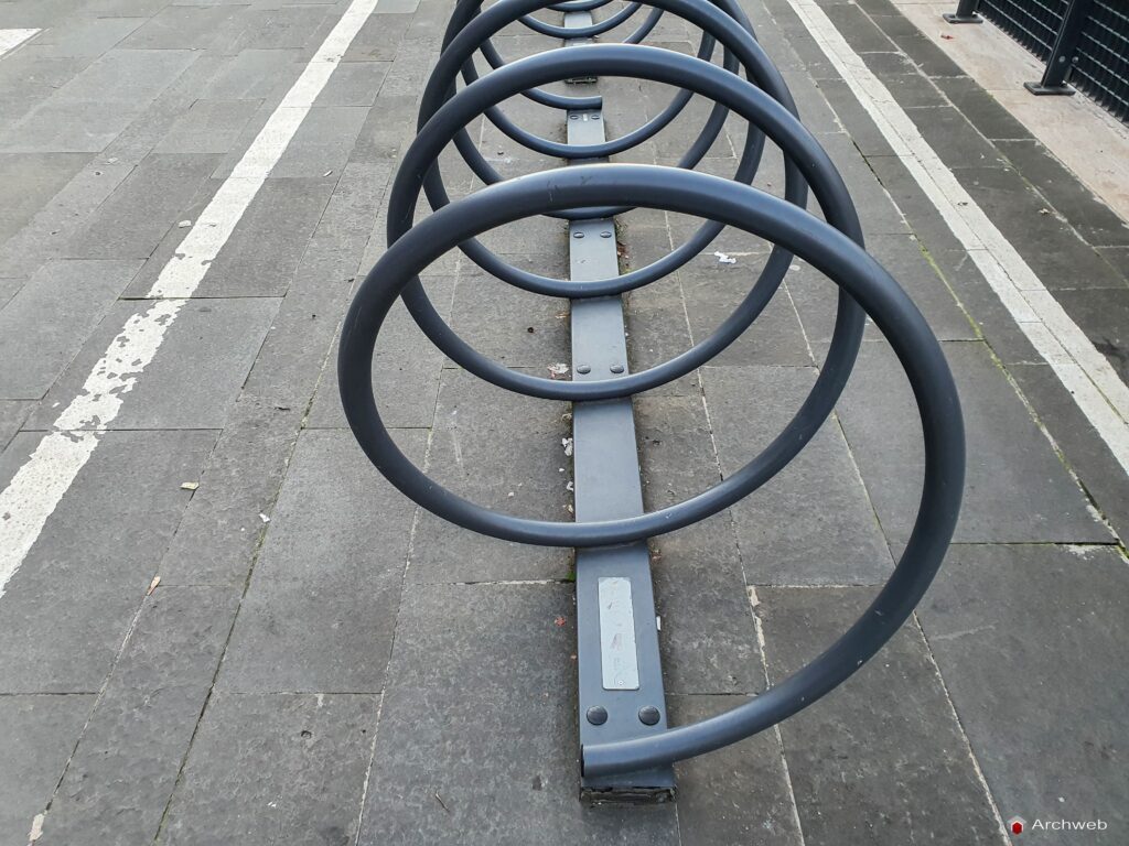 Rastrelliere per il parcheggio delle biciclette