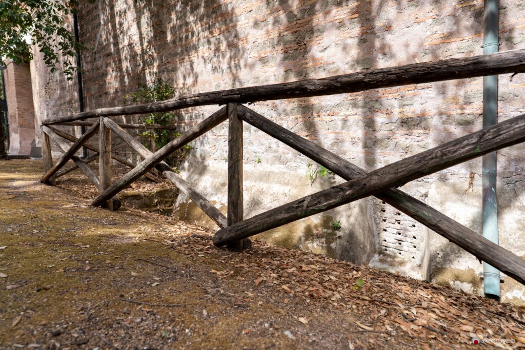 Staccionata in legno a Croce di Sant'Andrea