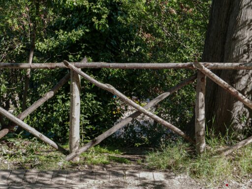 Staccionata in legno a Croce di Sant'Andrea