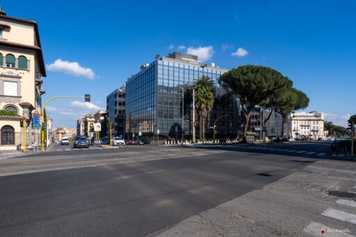 Edificio per uffici in Viale Regina Margherita progetto dell'architetto Venturino Ventura