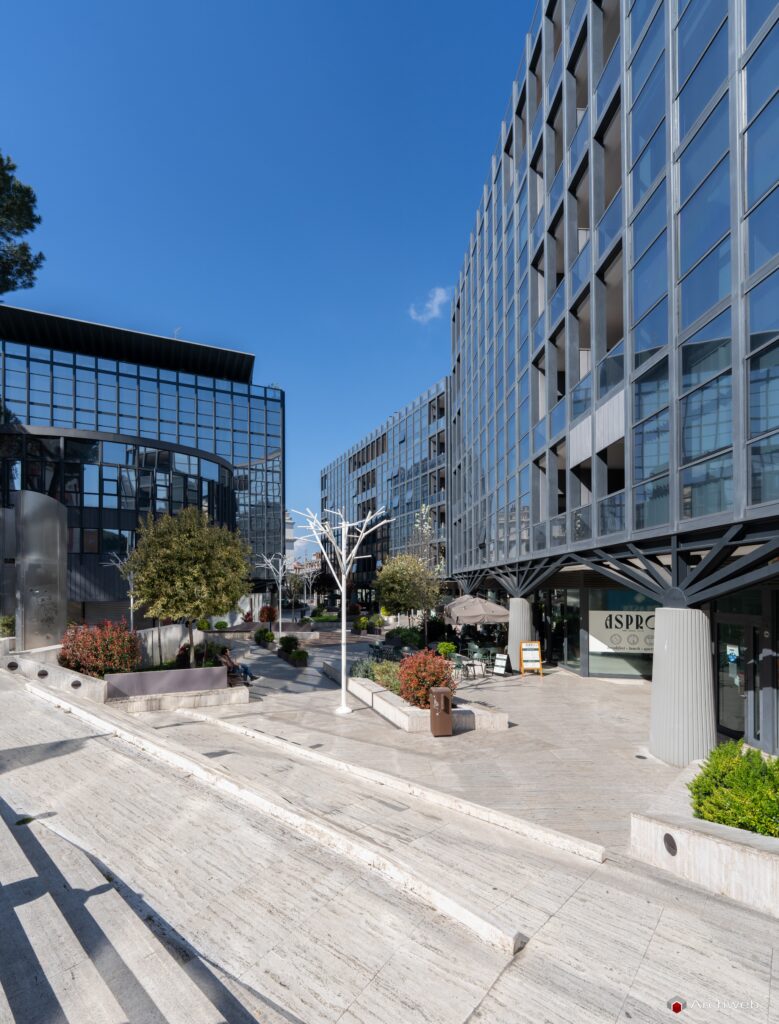 Edificio per uffici in Viale Regina Margherita progetto dell'architetto Venturino Ventura