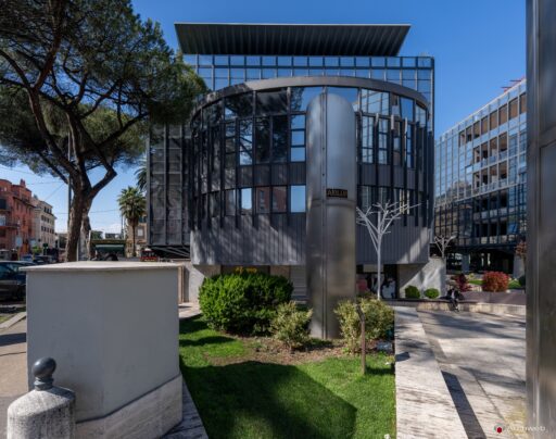 Edificio per uffici in Viale Regina Margherita progetto dell'architetto Venturino Ventura