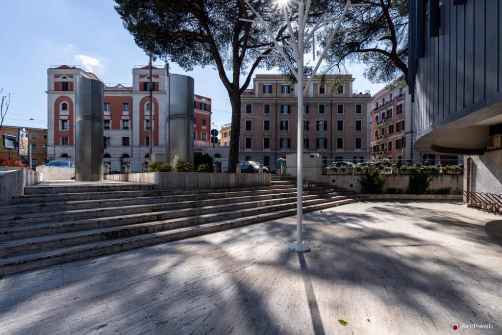Edificio per uffici in Viale Regina Margherita progetto dell'architetto Venturino Ventura