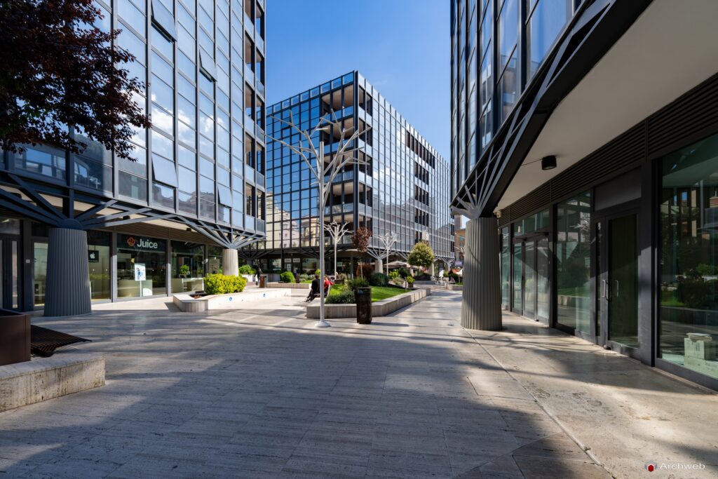 Edificio per uffici in Viale Regina Margherita progetto dell'architetto Venturino Ventura