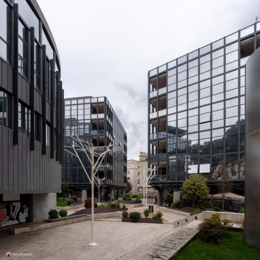 Edificio per uffici in Viale Regina Margherita progetto dell'architetto Venturino Ventura