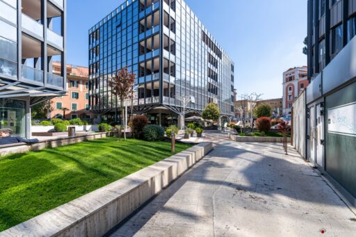 Edificio per uffici in Viale Regina Margherita progetto dell'architetto Venturino Ventura