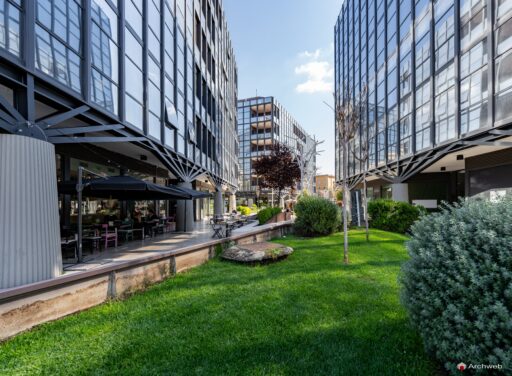 Edificio per uffici in Viale Regina Margherita progetto dell'architetto Venturino Ventura