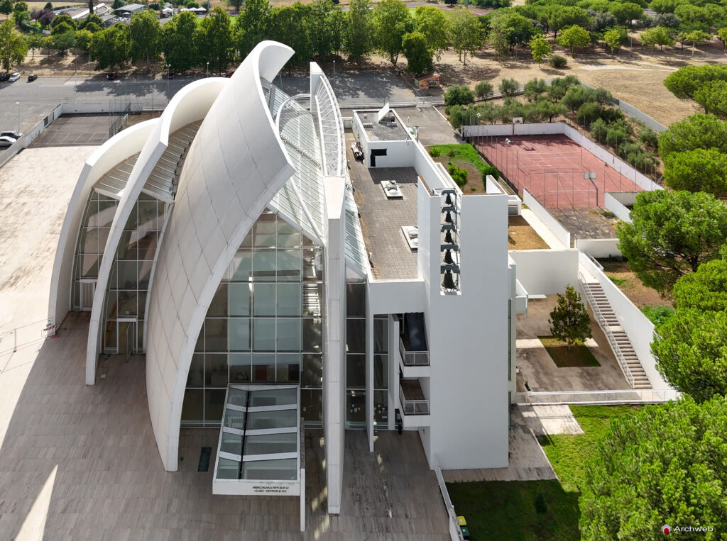 Chiesa di Dio Padre Misericordioso di Richard Meier fotografie con drone