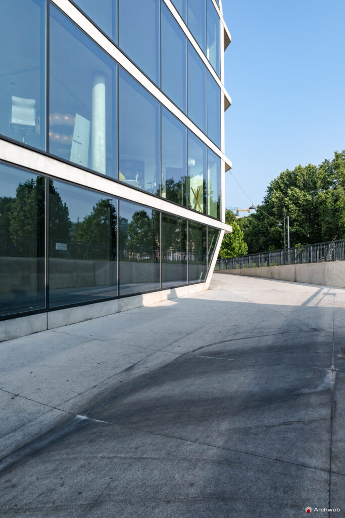 Feltrinelli Porta Volta - Microsoft house a Milano, progetto di Herzog & de Meuron