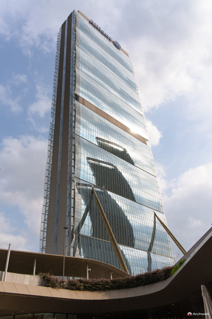 Torre Allianz CityLife a Milano di Arata Isozaki
