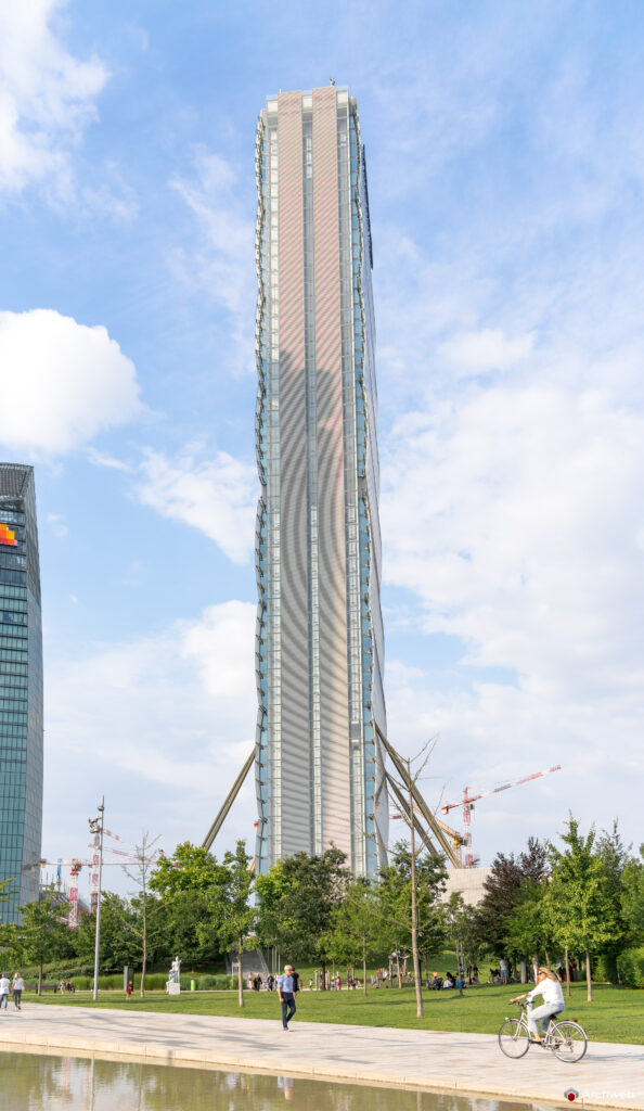 Torre Allianz CityLife a Milano di Arata Isozaki