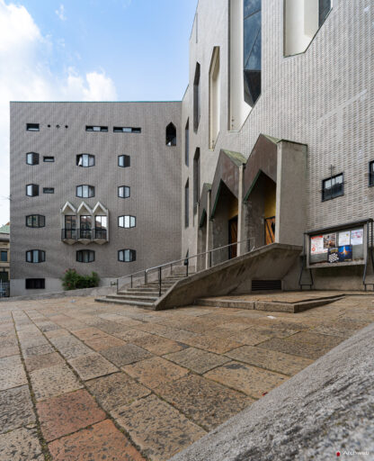 Chiesa di San Francesco d’Assisi al Fopponino a Milano. Fotografie. Progetto di Gio Ponti