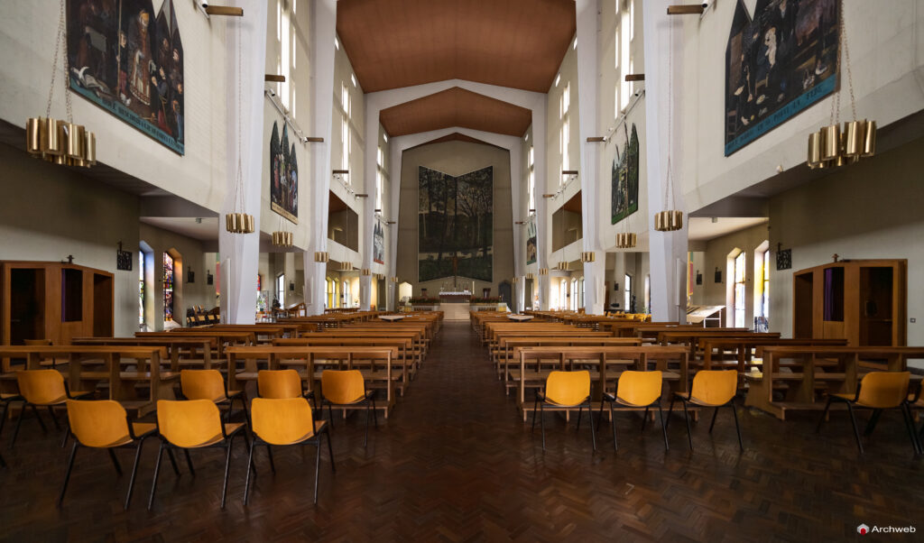 Chiesa di San Francesco d’Assisi al Fopponino a Milano. Fotografie. Progetto di Gio Ponti