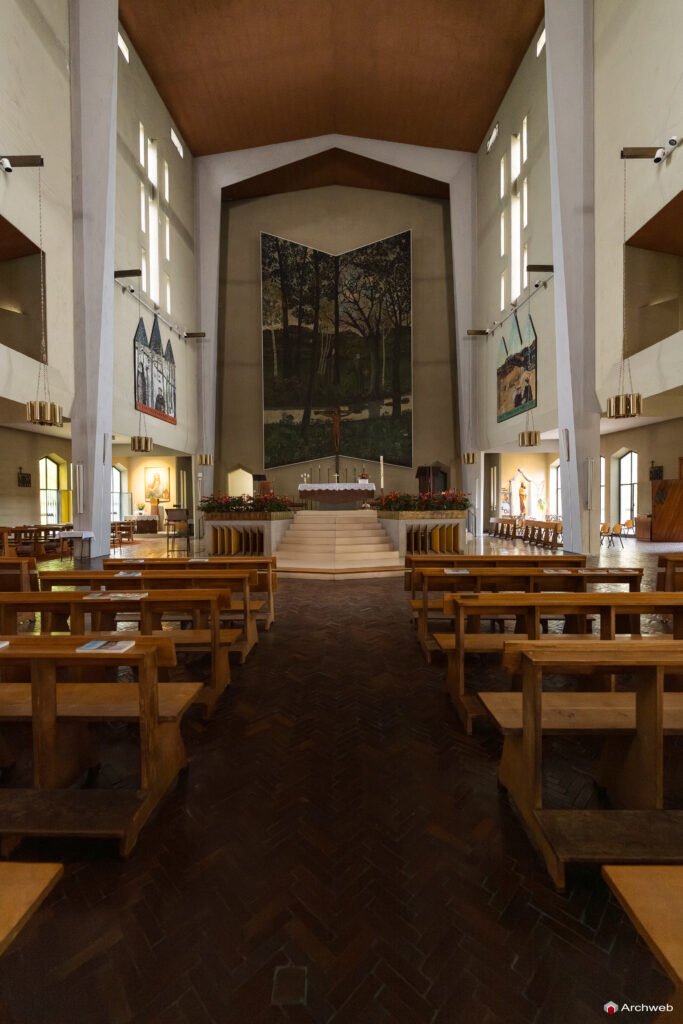 Chiesa di San Francesco d’Assisi al Fopponino a Milano. Fotografie. Progetto di Gio Ponti