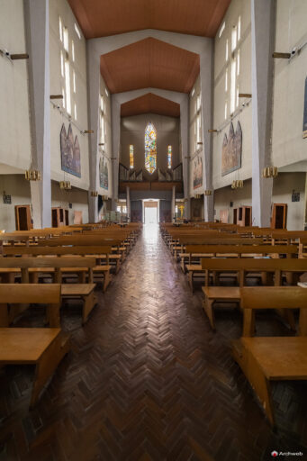 Chiesa di San Francesco d’Assisi al Fopponino a Milano. Fotografie. Progetto di Gio Ponti