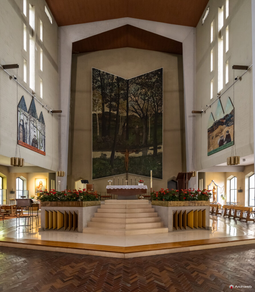 Chiesa di San Francesco d’Assisi al Fopponino a Milano. Fotografie. Progetto di Gio Ponti